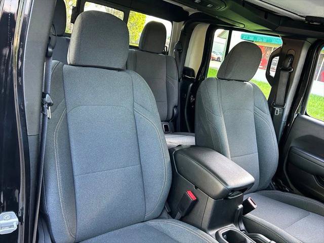 Certified 2025 Jeep Gladiator Sport AWD/4WD image 38