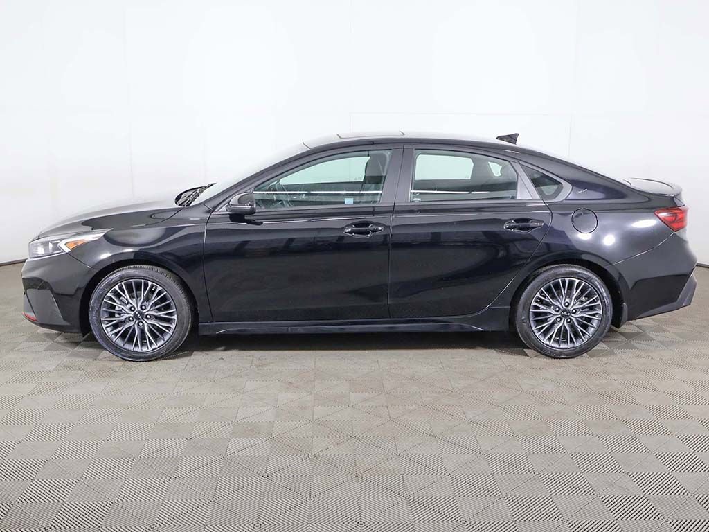 Used 2023 Kia Forte GT-Line w/ GT-Line Premium Package FWD image 17