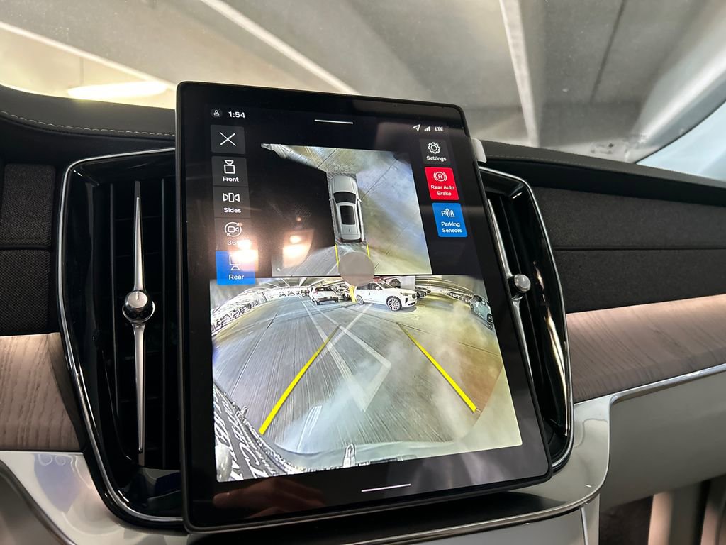 New 2026 Volvo XC90 T8 Ultra w/ Protection Package Premier image 17