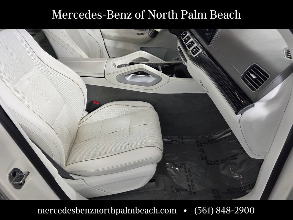 Used 2022 Mercedes-Benz Maybach GLS 600 4MATIC image 33