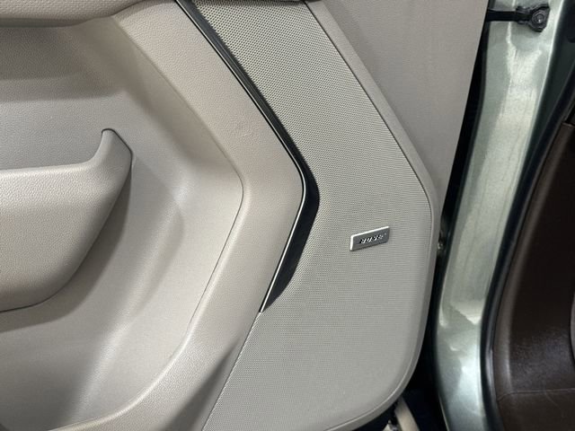 Certified 2024 GMC Yukon SLT w/ SLT Luxury Package image 24