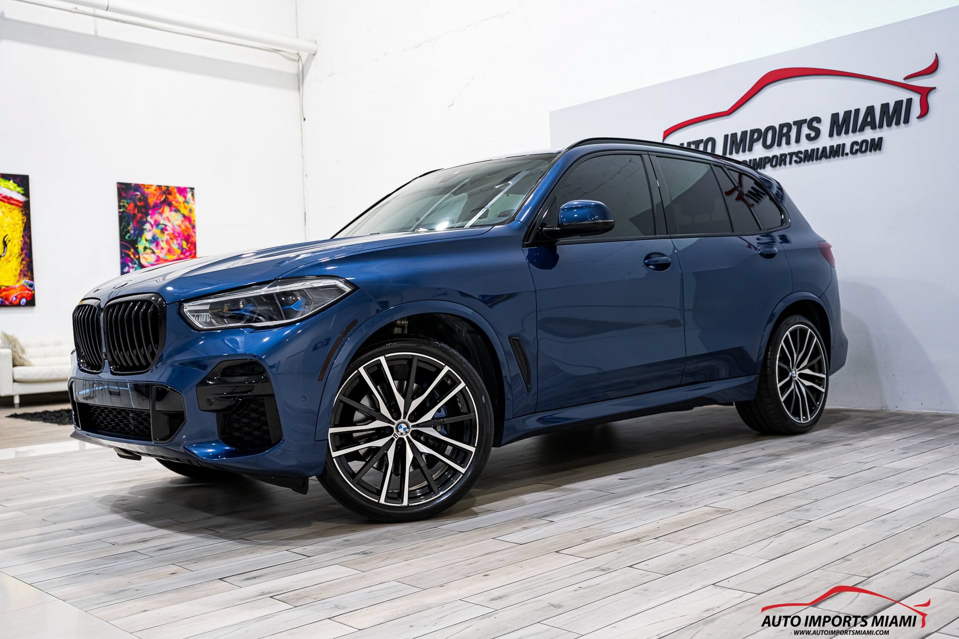 Used 2022 BMW X5 xDrive40i w/ M Sport Package AWD/4WD image 4