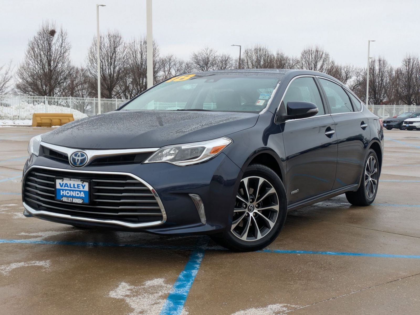 Used 2018 Toyota Avalon XLE Premium w/ All Weather Liner Package image 2