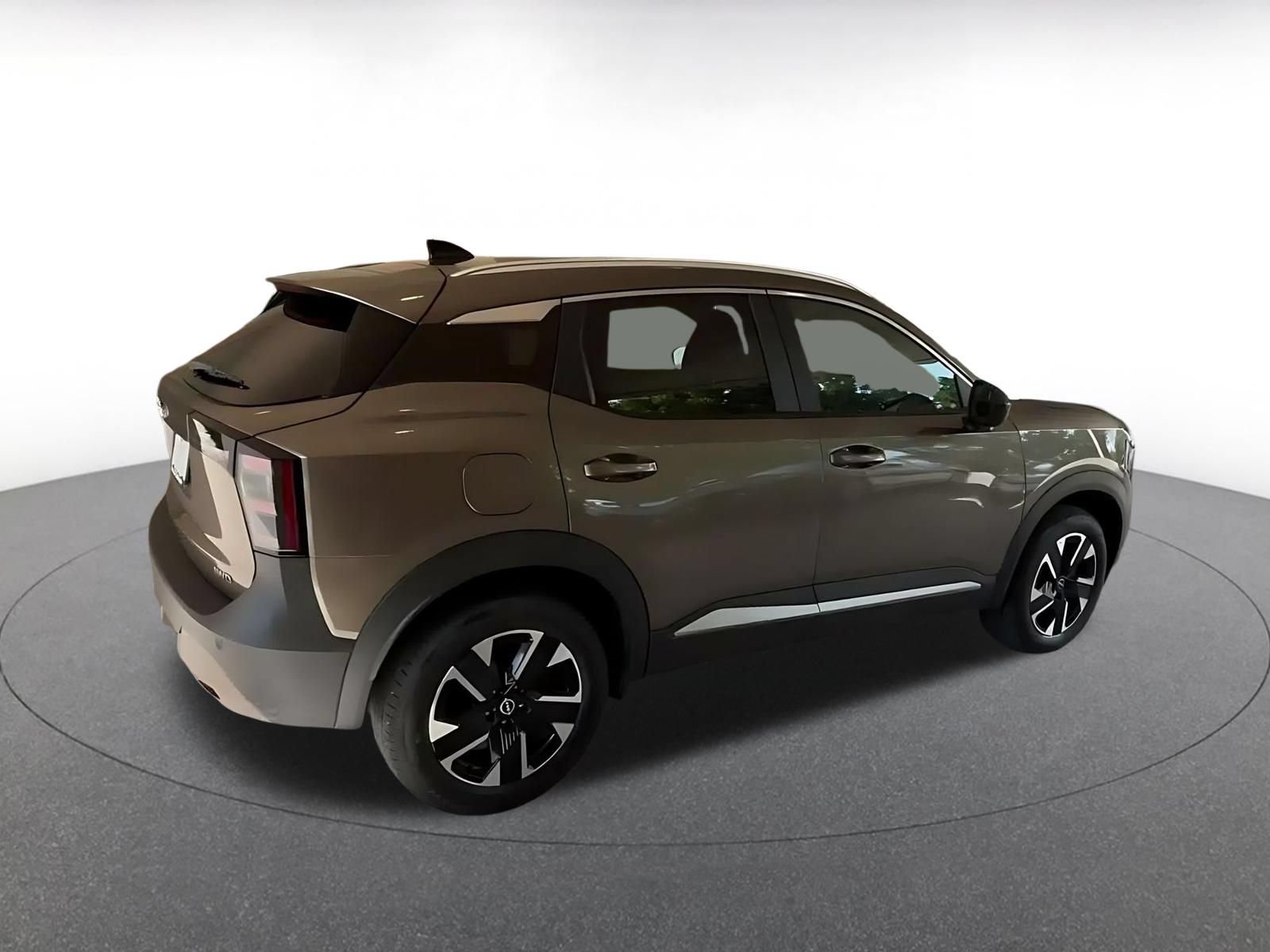 Used 2026 Nissan Kicks SV w/ Cold Weather Package AWD/4WD image 12