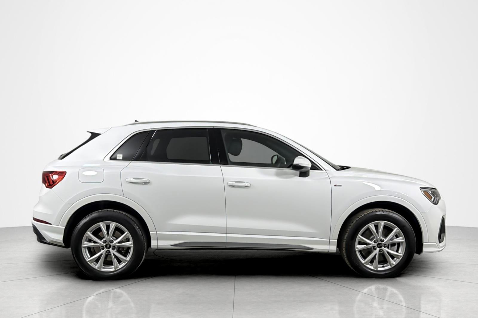 Used 2025 Audi Q3 2.0T Premium w/ Convenience Package AWD/4WD image 6