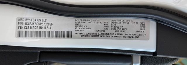 Used 2023 Jeep Grand Cherokee L Limited w/ Black Appearance Package image 29