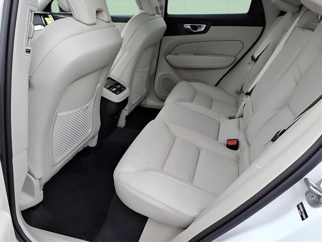 New 2026 Volvo XC60 B5 Ultra w/ Protection Package Premier AWD/4WD image 11