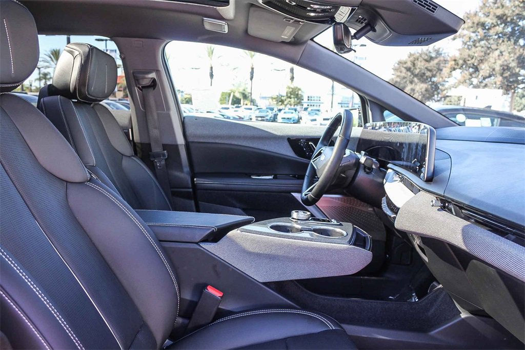 Used 2025 Cadillac Optiq Sport 2 w/ LPO, Floor Liner Package image 21