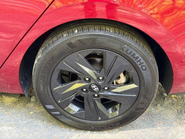 Certified 2023 Hyundai Elantra SEL FWD image 6