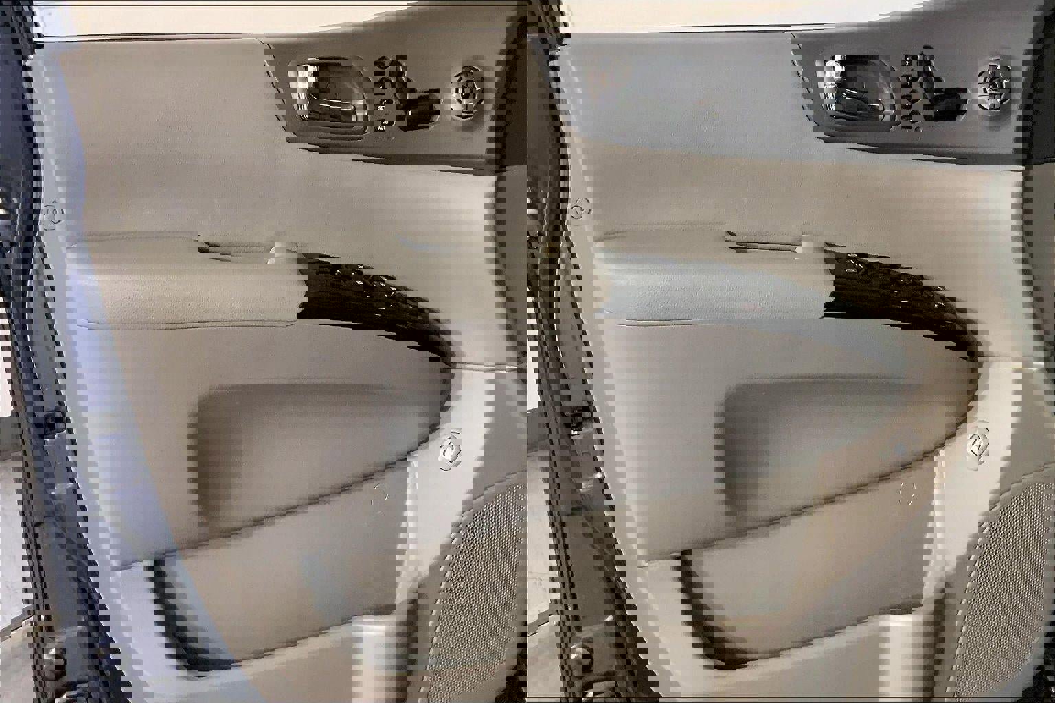 Used 2012 Kia Sedona EX w/ Luxury Pkg image 24