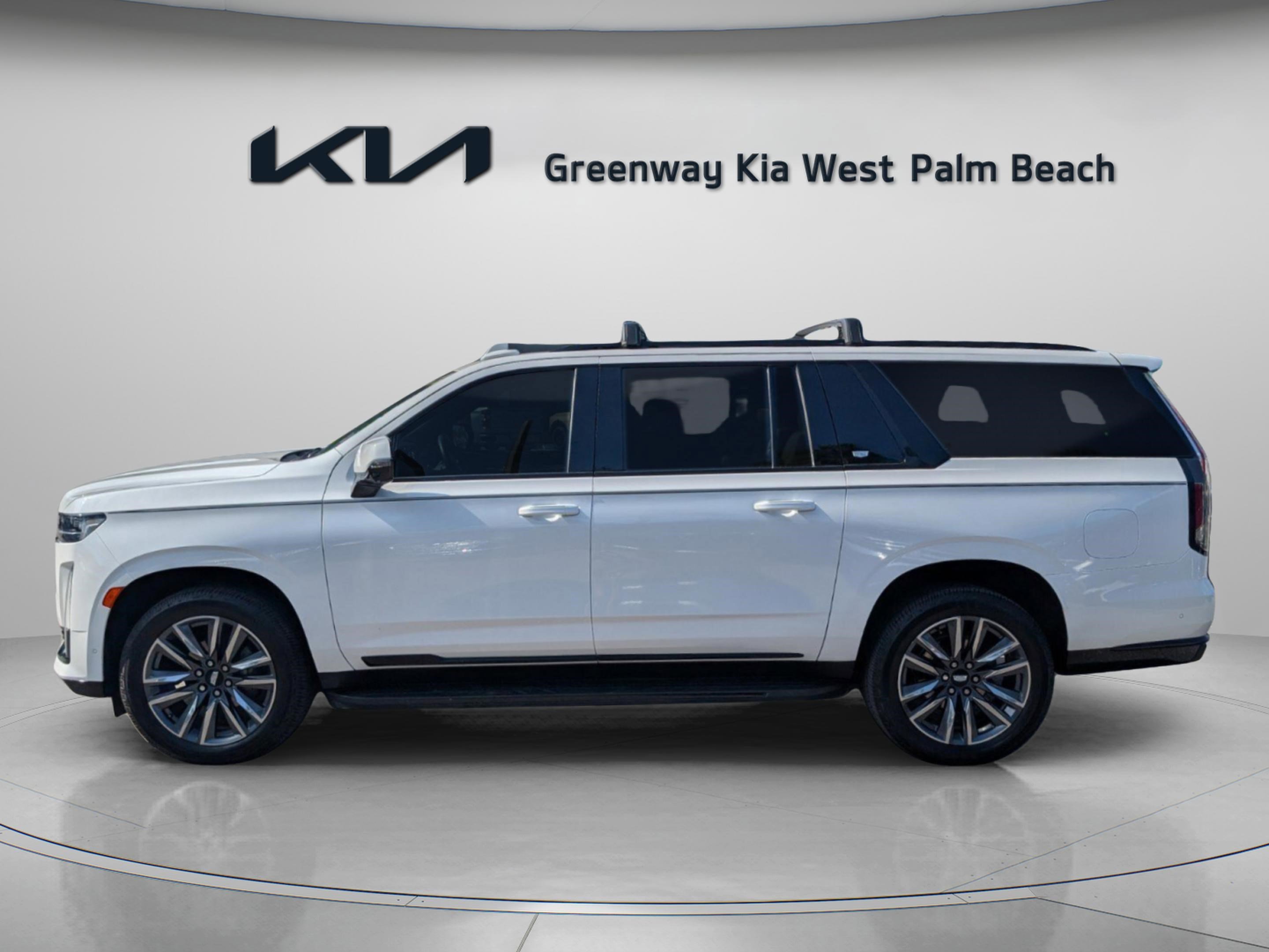 Used 2022 Cadillac Escalade ESV Sport RWD image 4