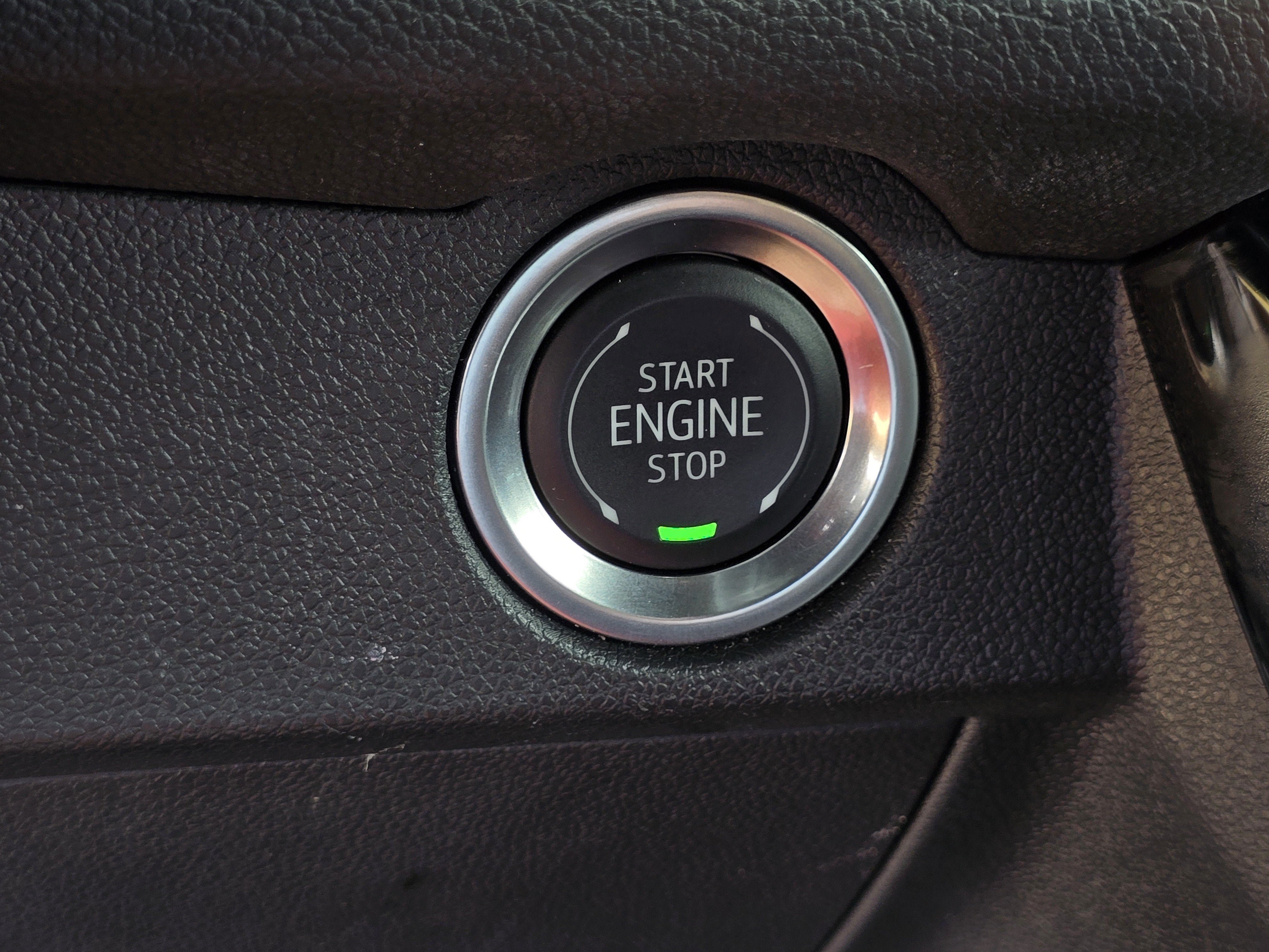 Used 2025 Chevrolet Traverse LT FWD image 19