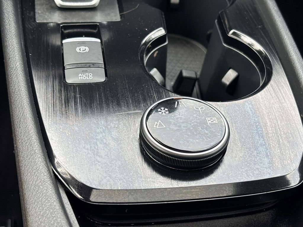 Used 2023 Nissan Rogue SV w/ SV Premium B Package image 27