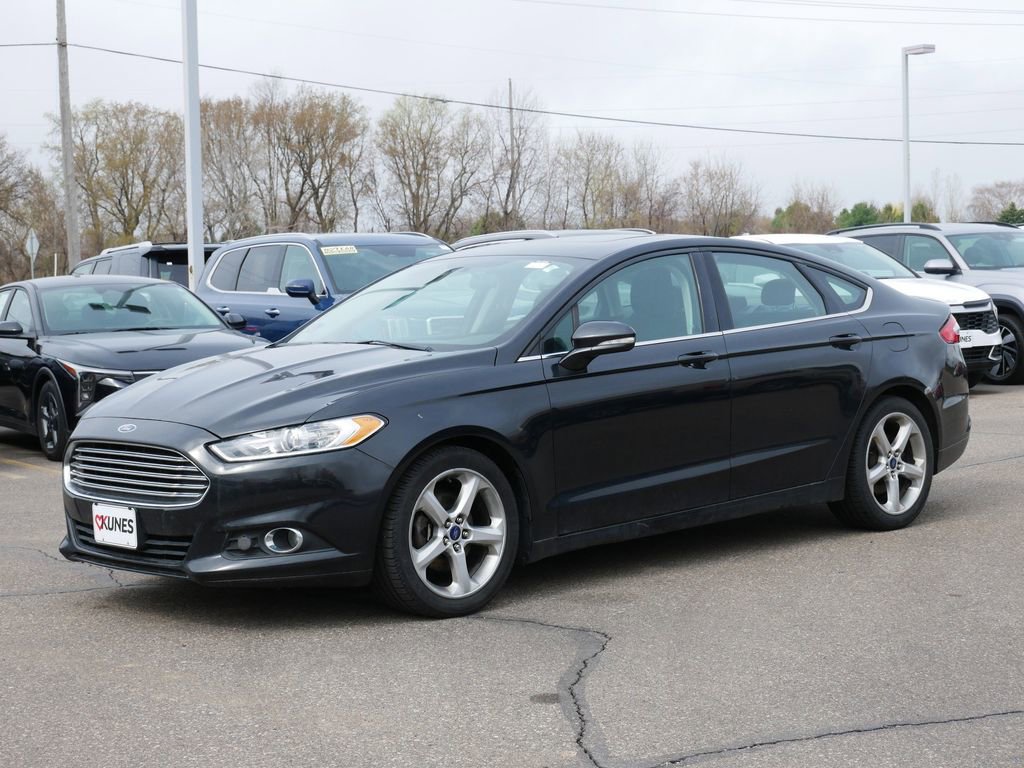 Used 2015 Ford Fusion SE w/ Equipment Group 201A image 3