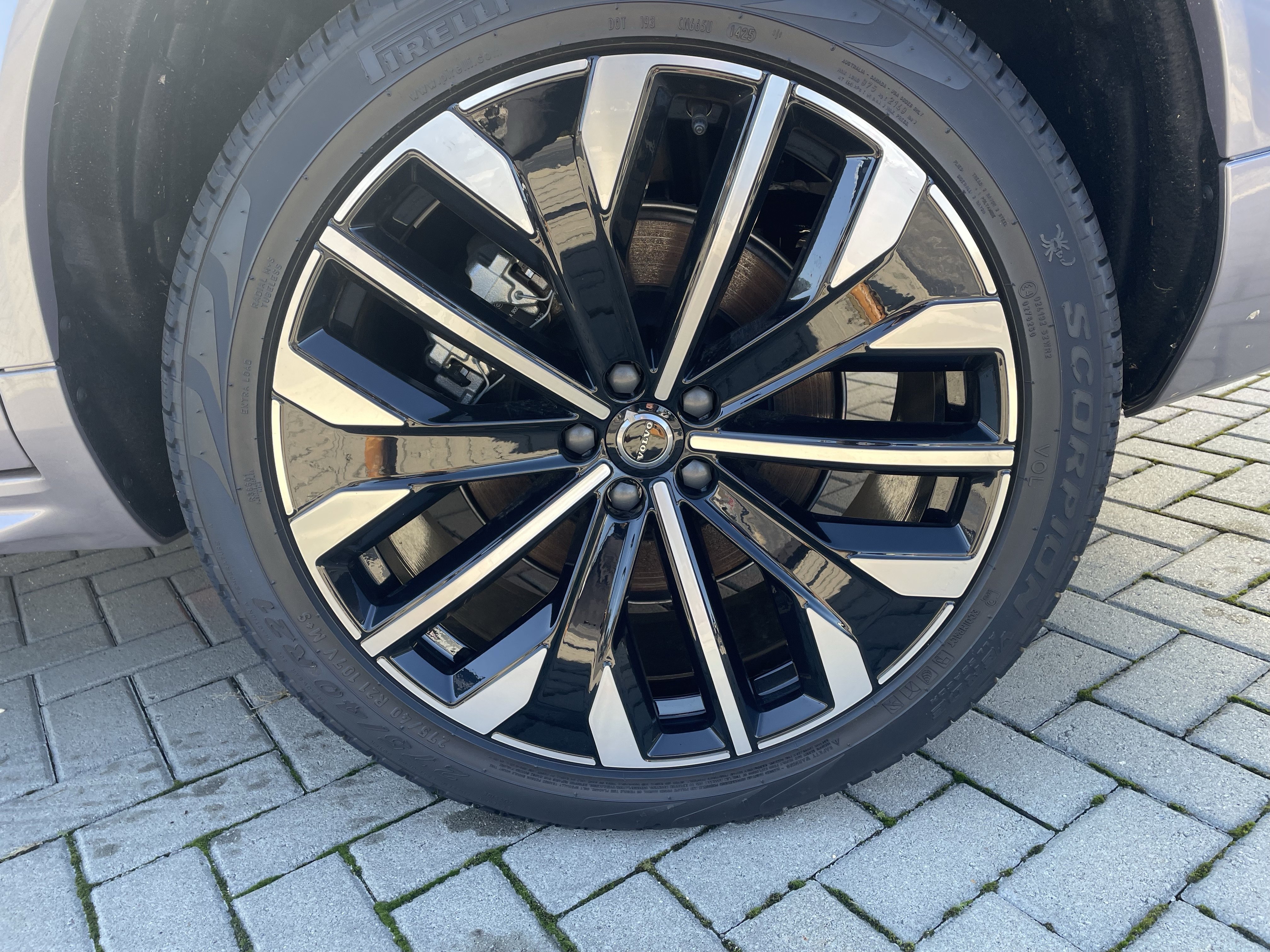 New 2026 Volvo XC90 T8 Plus w/ Protection Package Premier AWD/4WD image 26