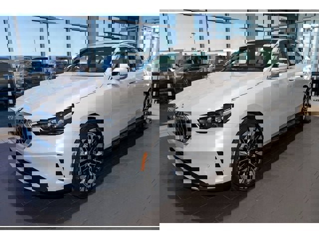 Used 2025 BMW 530i xDrive image 43