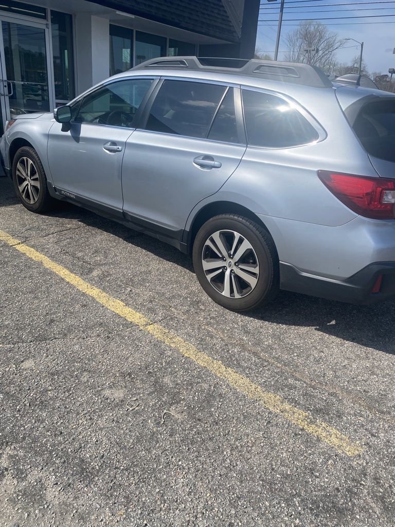 Used 2019 Subaru Outback 2.5i Limited image 3