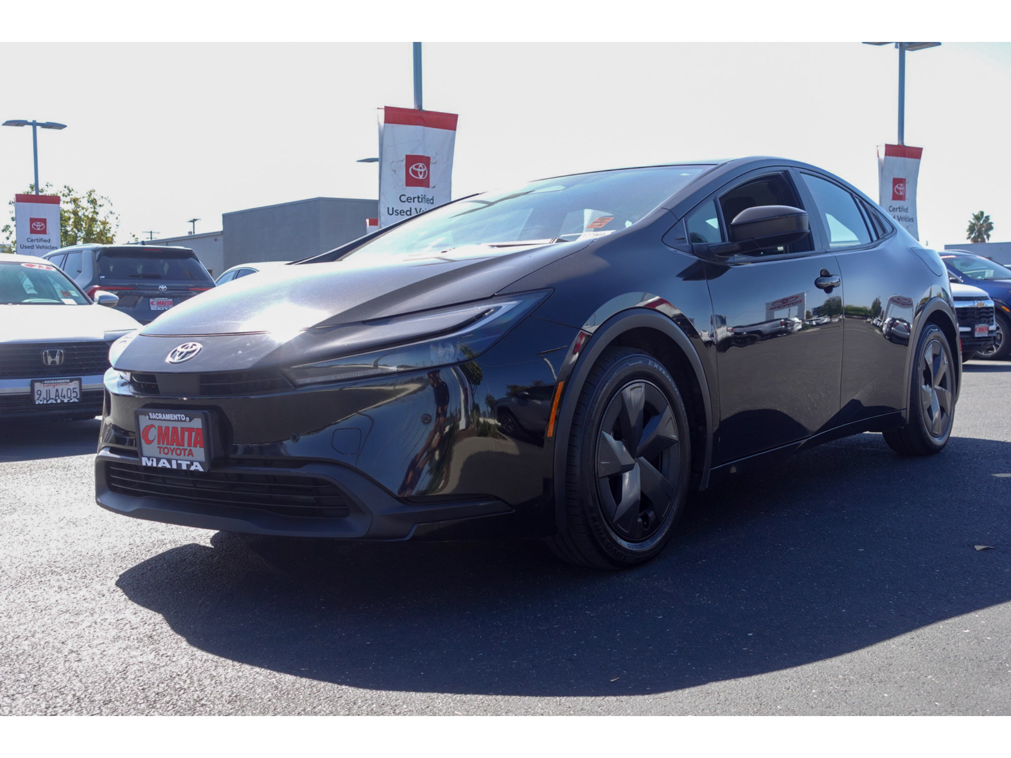 Used 2024 Toyota Prius LE FWD image 7