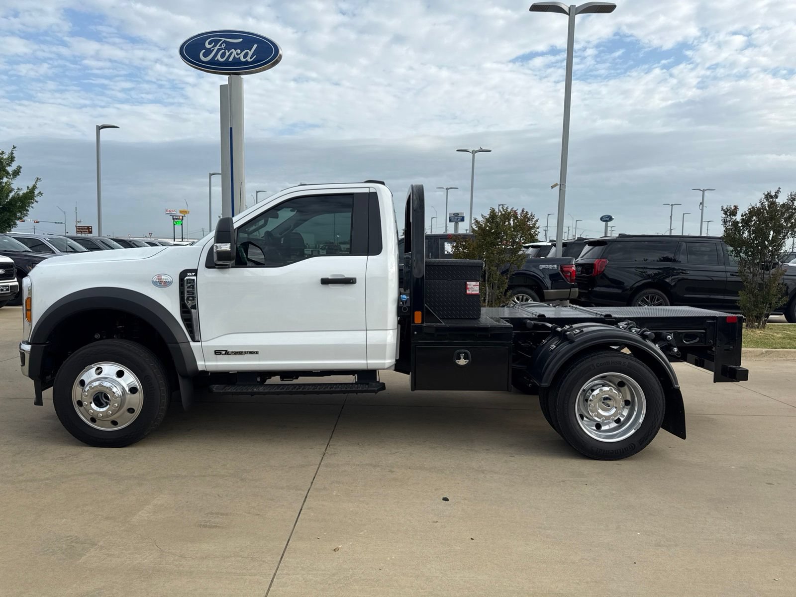 New 2026 Ford F450 XLT w/ XLT Value Package AWD/4WD image 25