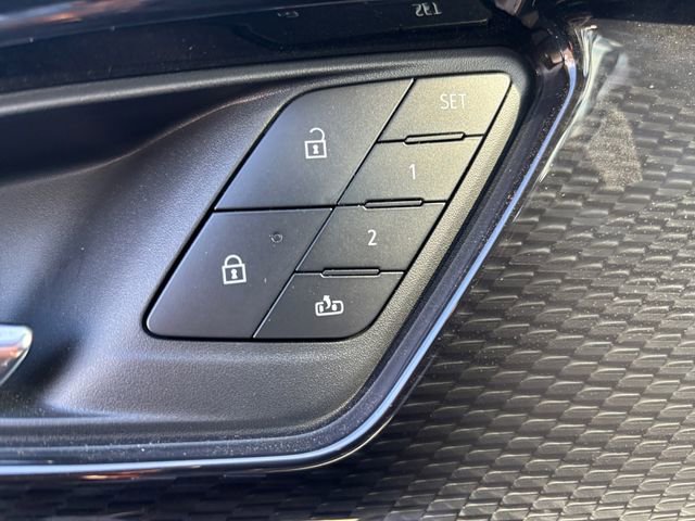 New 2025 Chevrolet Blazer EV RS image 17