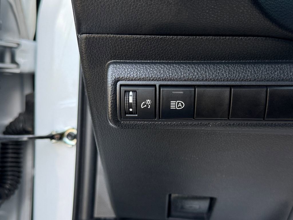 Used 2023 Toyota Corolla LE FWD image 31