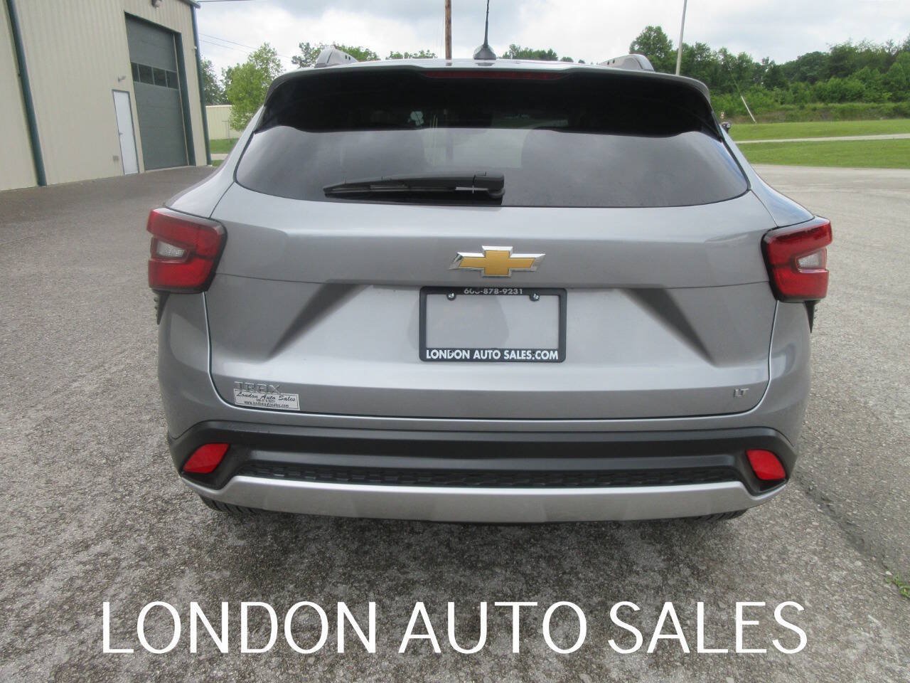 Used 2026 Chevrolet Trax LT FWD image 5