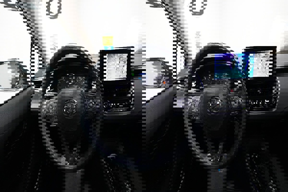 Used 2024 Toyota Corolla LE image 15