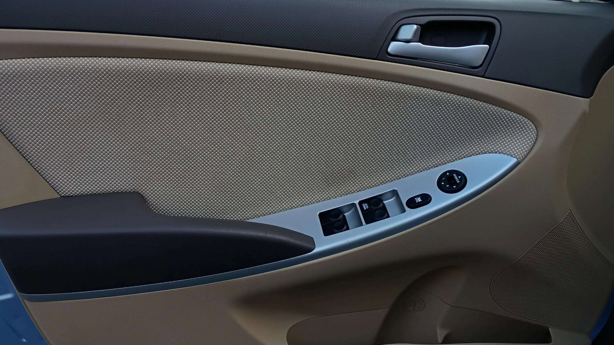 Used 2012 Hyundai Accent GLS image 30