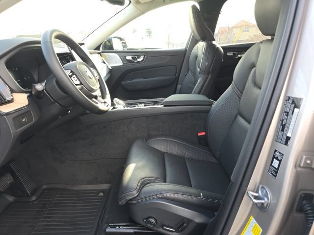 New 2026 Volvo XC60 B5 Ultra w/ Protection Package Premier AWD/4WD image 24