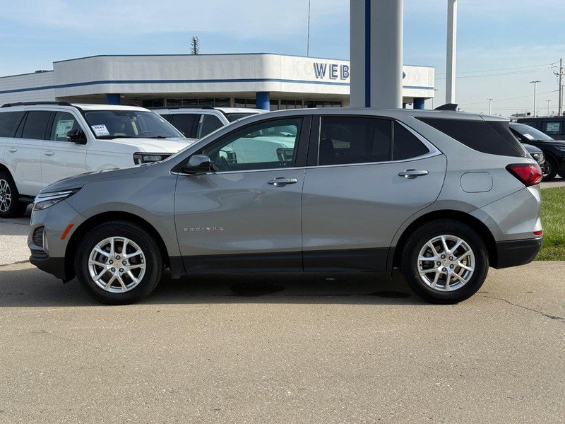 Used 2024 Chevrolet Equinox LT AWD/4WD image 2