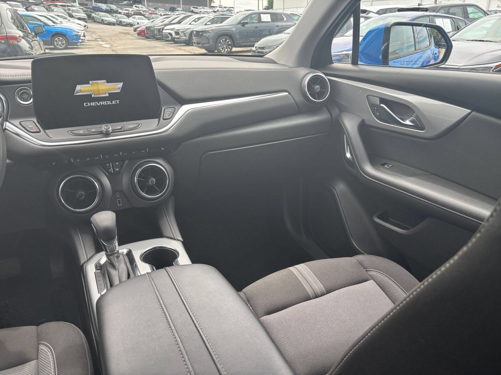 Used 2025 Chevrolet Blazer LT FWD image 30