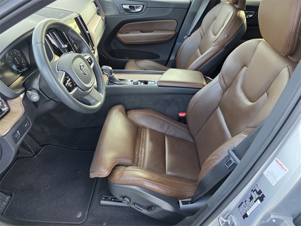 Used 2021 Volvo XC60 T6 Inscription w/ Protection Package Premier image 9