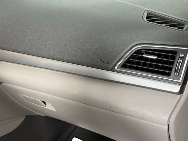 Used 2017 Hyundai Elantra Limited w/ Limited Tech Package 08 FWD image 66