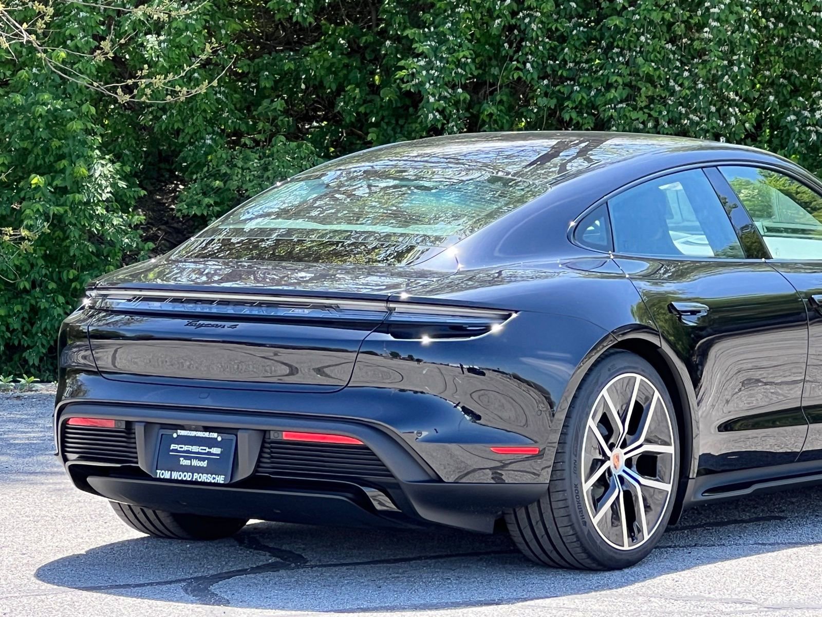 New 2026 Porsche Taycan AWD/4WD image 9