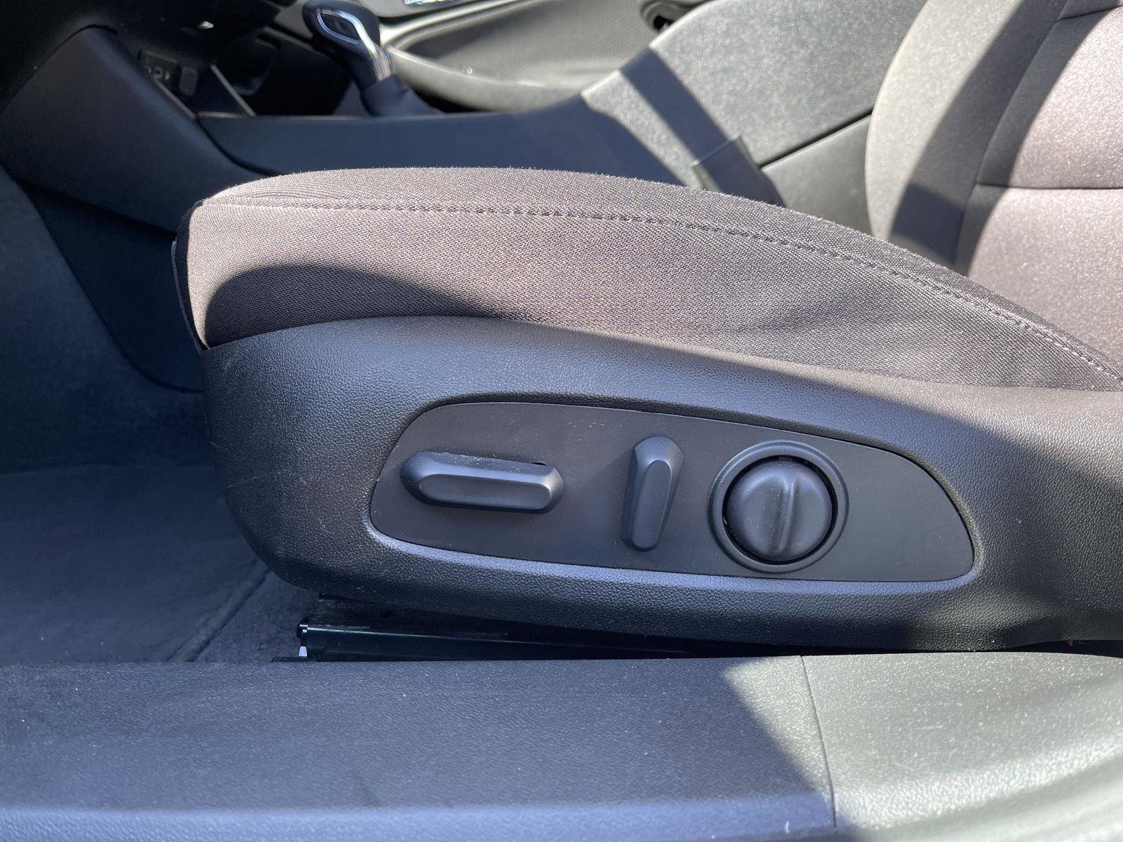 Used 2024 Chevrolet Malibu LT FWD image 14
