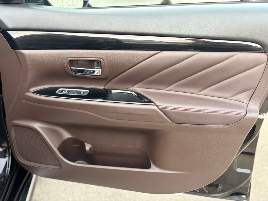 Used 2018 Mitsubishi Outlander GT image 12