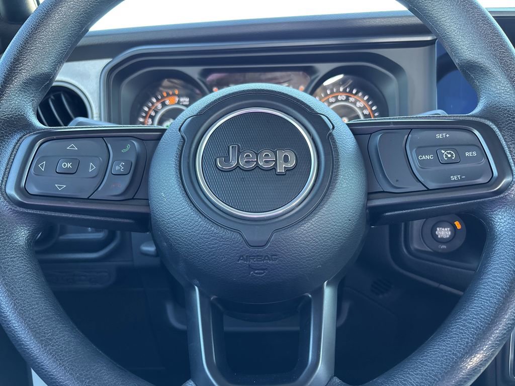 Used 2025 Jeep Wrangler Sport image 29