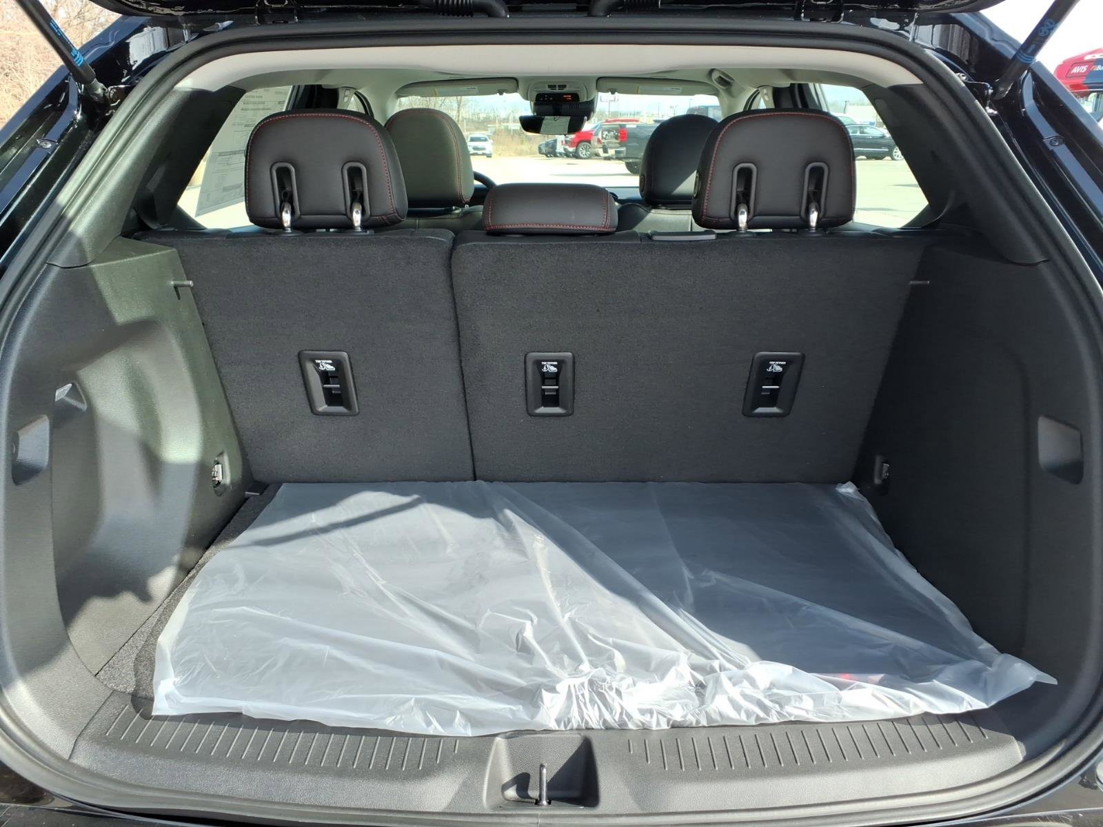 New 2027 Chevrolet Bolt RS w/ Technology Package FWD image 21