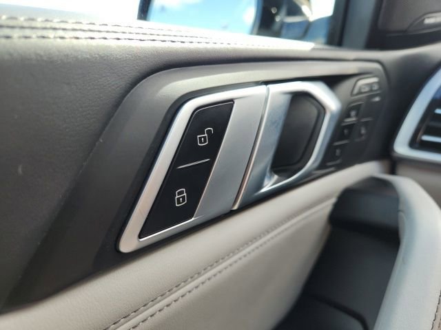 Used 2022 BMW X6 M image 46
