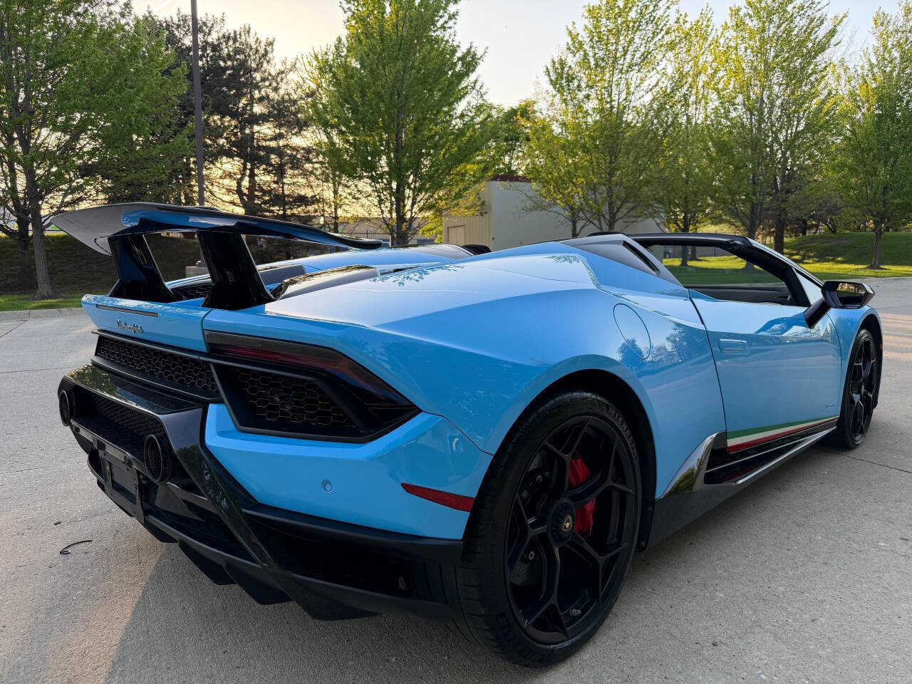 Used 2018 Lamborghini Huracan Performante AWD/4WD image 7