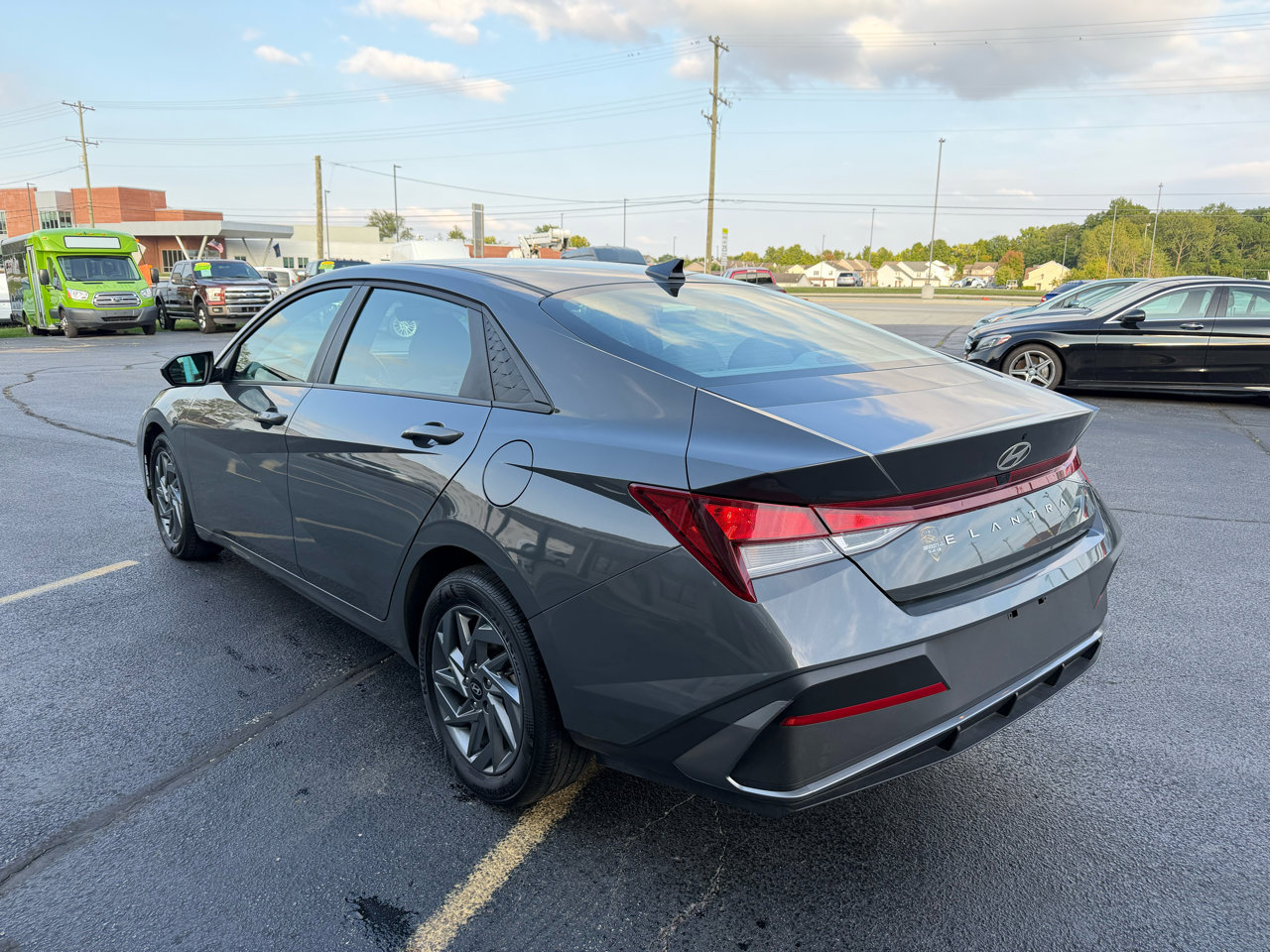 Used 2024 Hyundai Elantra SEL image 5