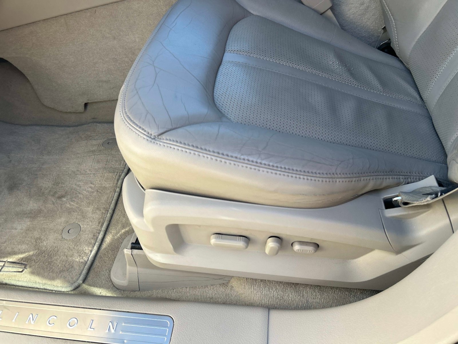 Used 2013 Lincoln MKX FWD image 21