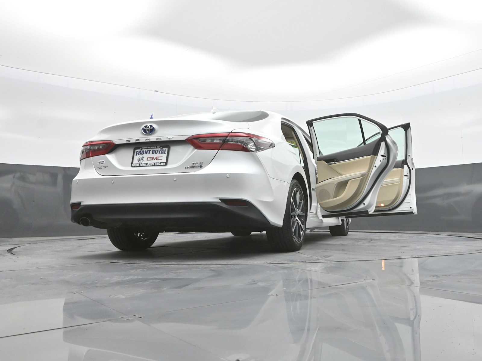 Used 2024 Toyota Camry XLE w/ Navigation Package FWD image 48