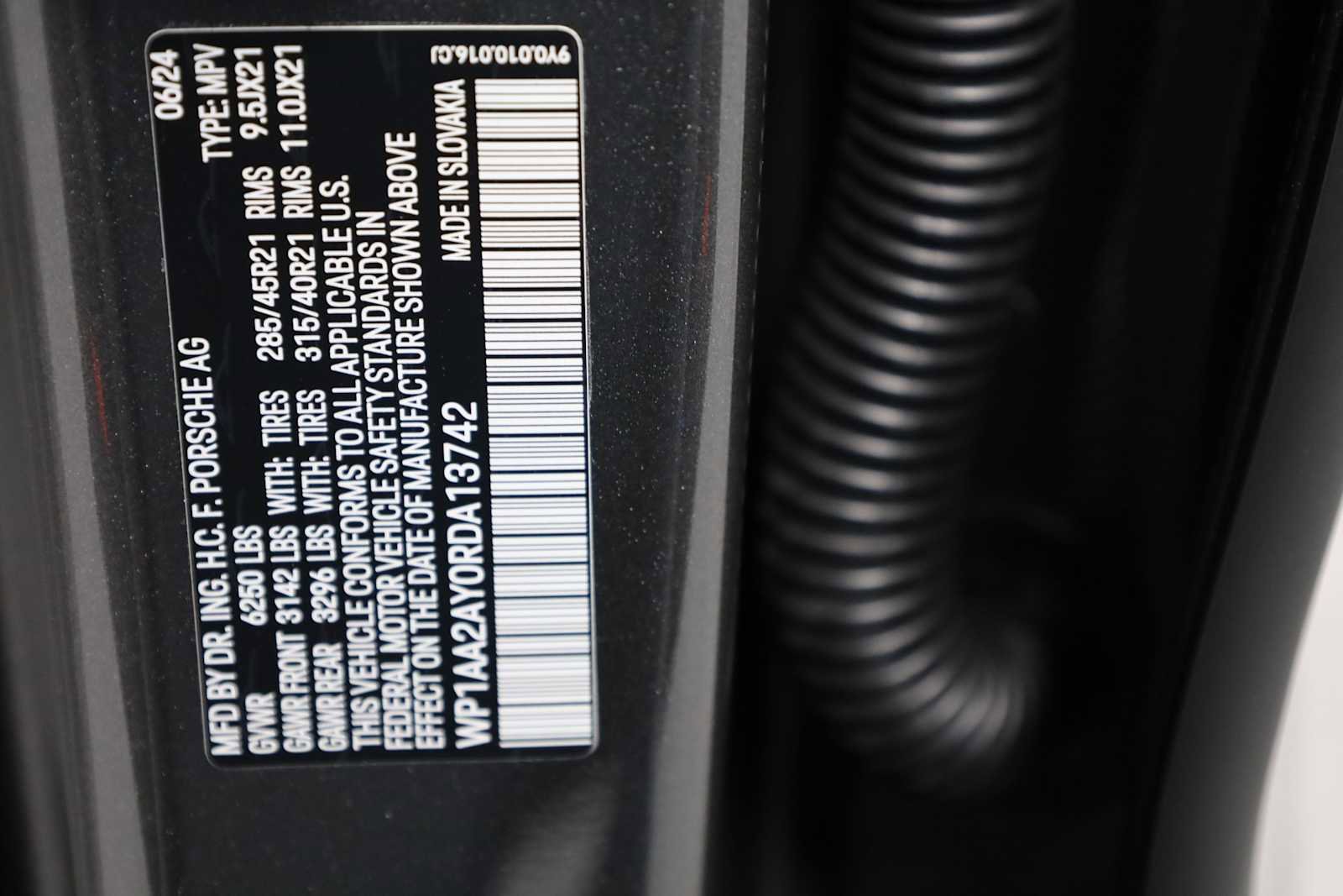 Certified 2024 Porsche Cayenne image 37