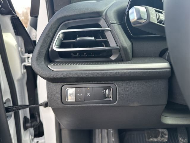 New 2026 Chevrolet Traverse LT w/ Midnight/Sport Edition FWD image 19