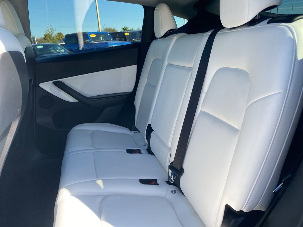 Used 2021 Tesla Model Y Long Range image 11