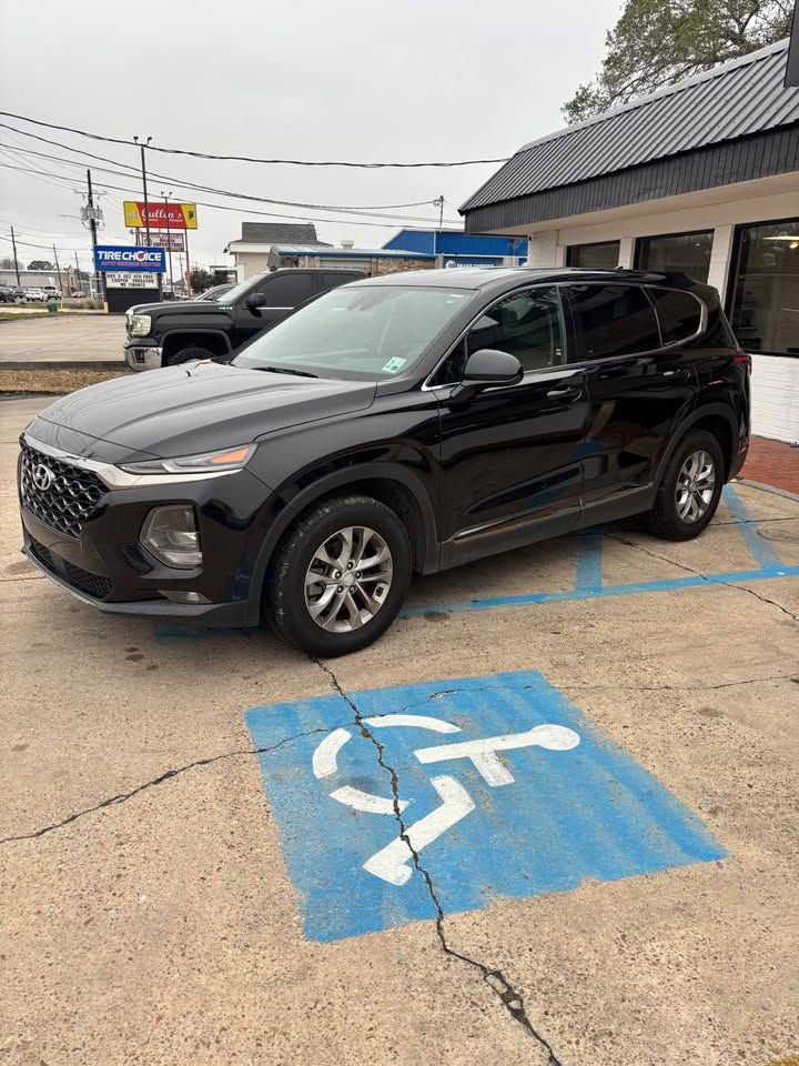 Used 2019 Hyundai Santa Fe SEL image 3