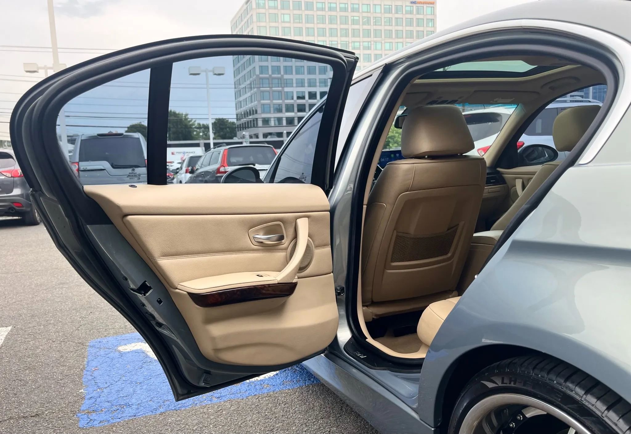 Used 2007 BMW 335i Sedan image 28