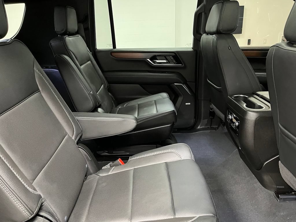 Used 2026 GMC Yukon XL Denali w/ Sun & Power Step Package AWD/4WD image 53
