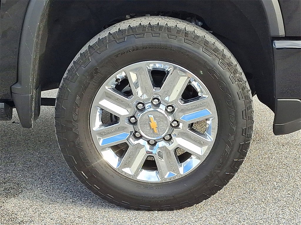 Used 2024 Chevrolet Silverado 3500 High Country w/ High Country Premium Package image 12